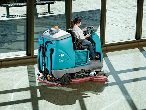 chargeur de chariot élévateur dans Floor Scrubber